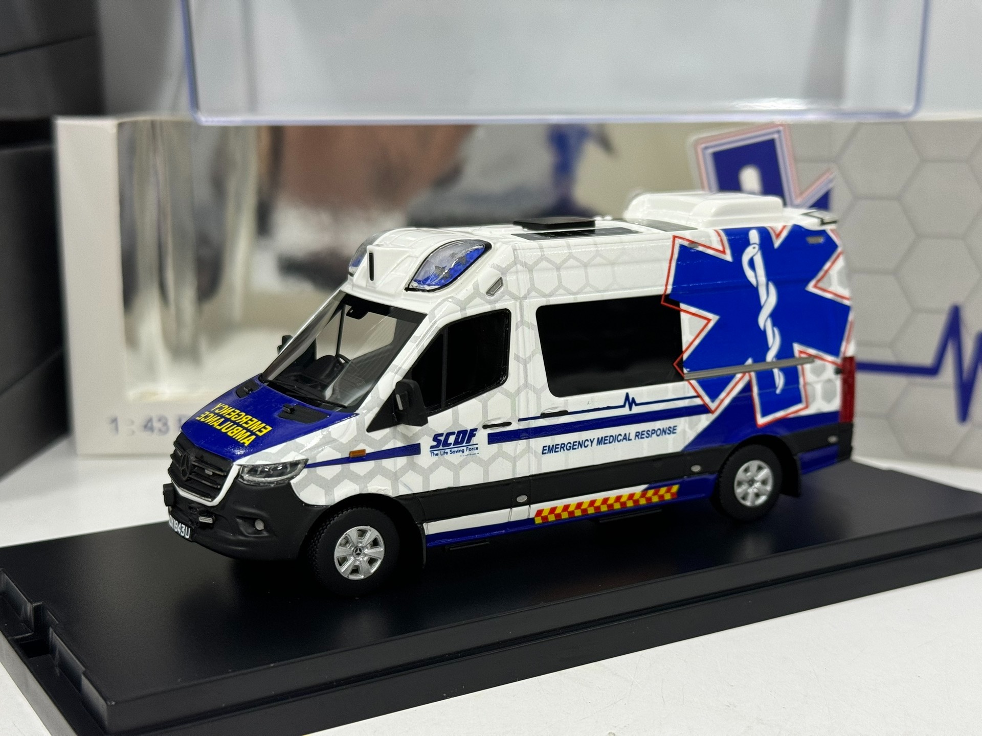 Литой под давлением шедевр в м – обзор и цена Model Kit Singapore