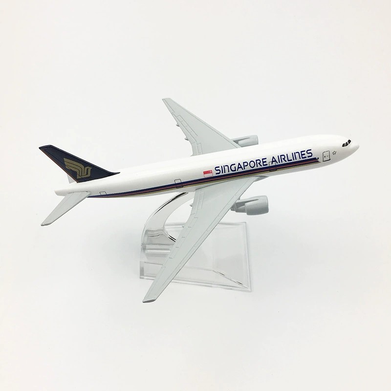 Металлическая модель самолета  – обзор и цена Model Kit Singapore